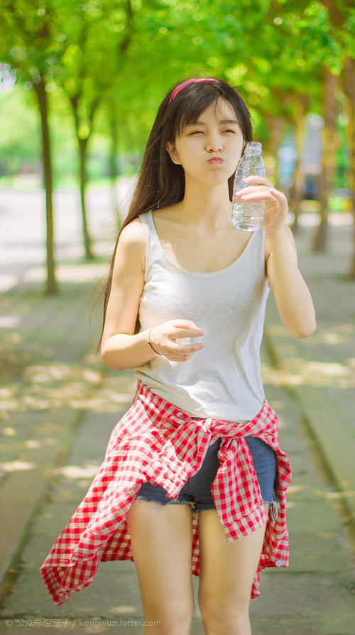 华体会平台娱乐-球员在比赛中展现出全面的篮球技巧，篮球比赛球员注意事项