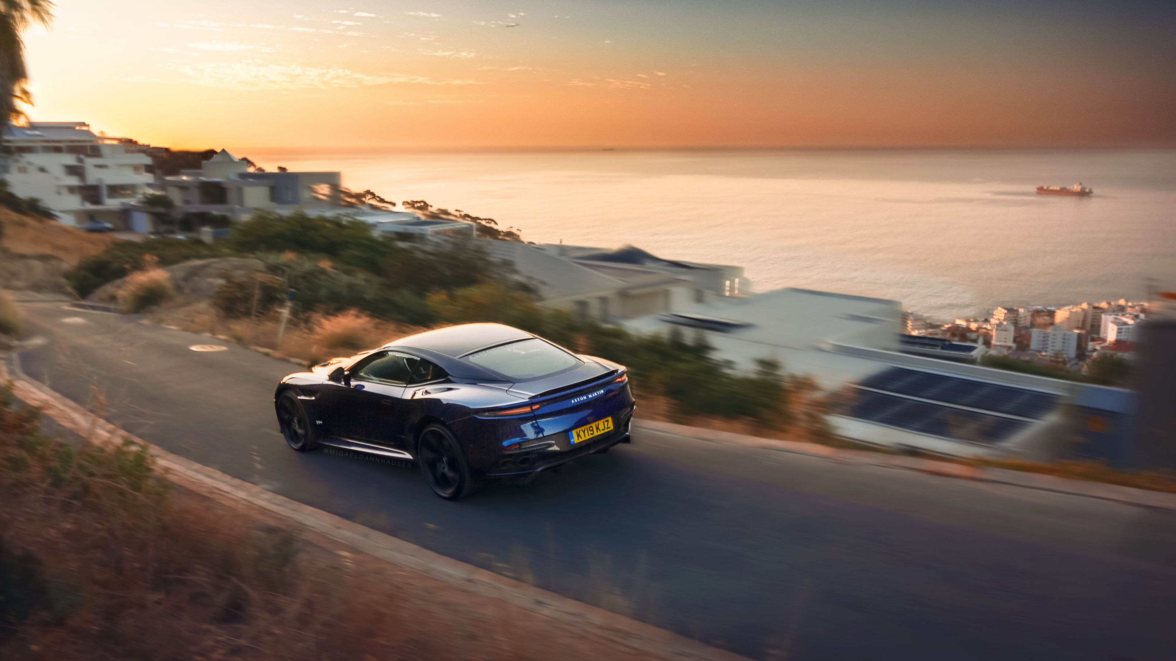 狼队多点开花,莫利纽球场目标三分,莫莉篮球