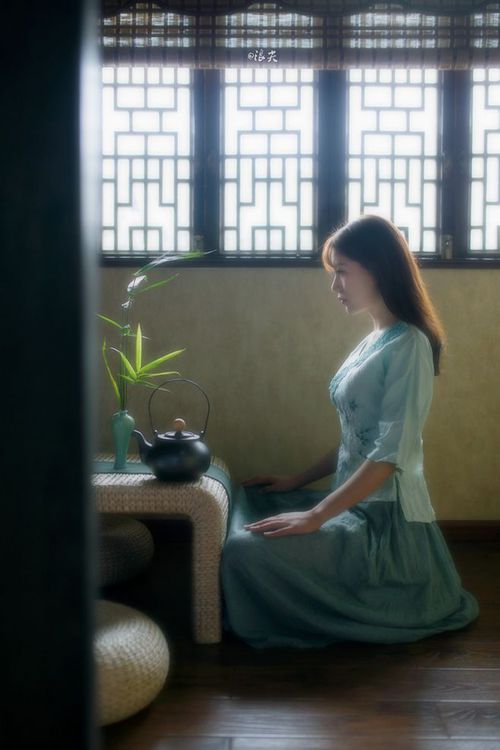 防守端表现出色成功压制对手核心球员活动空间，什么是防守技术